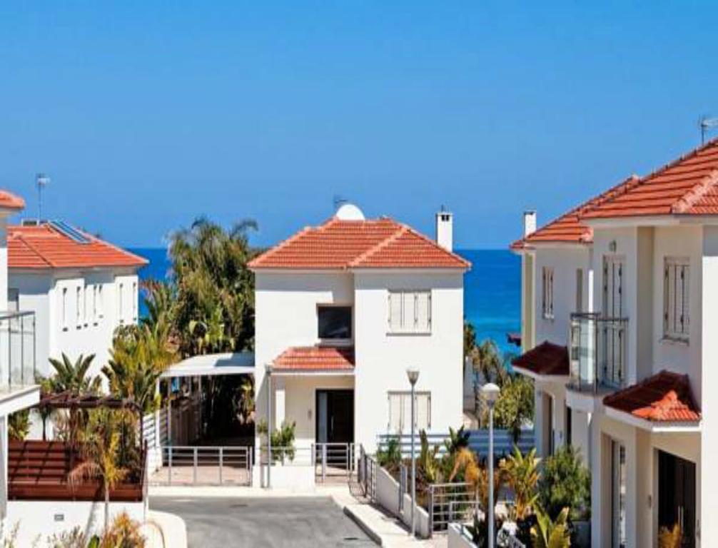 Athena Beach Villas Pernera Exterior photo